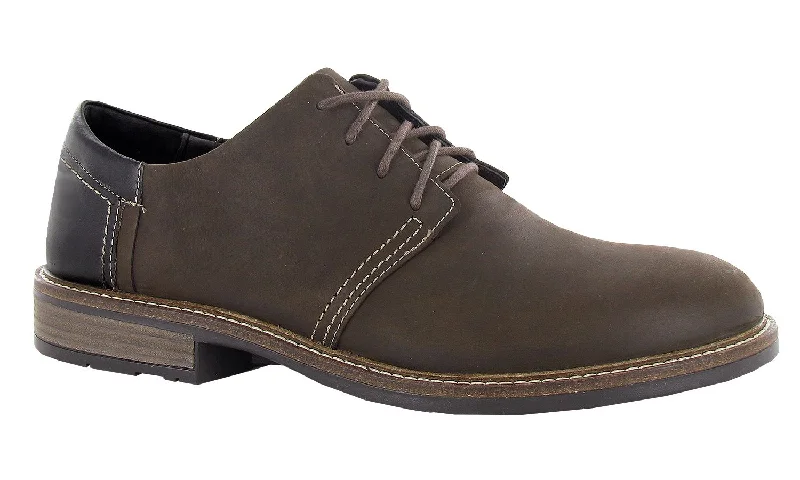 Men casual shoes with rubber soles-Chief - Brown